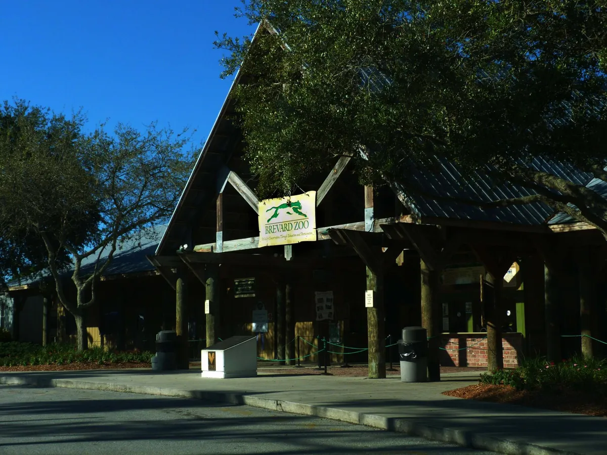 Entrance pavilion at Brevard Zoo in Melbourne